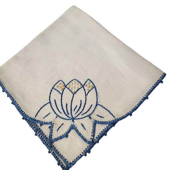 VTG 1970 EMBROIDERED NAPKIN SET 4 LOTUS FLOWER BLUE YELLOW HANKIE BRIDAL LINEN - Picture 7 of 7